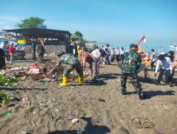 Koramil Galut Bersihkan Pantai Biringkassi, Ajak Warga Hentikan Buang Sampah Sembarangan