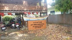 Kantor UPT Dikbudpora Mangarabombang Disorot, Lingkungan Kumuh dan Dipenuhi Sampah