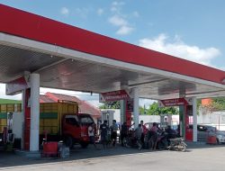 Antrean Solar Mengular, Warga Minta Dugaan Penyelewengan BBM Subsidi di SPBU Panaikang Diusut