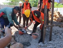 Kajari Takalar Letakkan Batu Pertama Rumah Dinas Staf, Tekankan Kualitas dan Penyelesaian Tepat Waktu