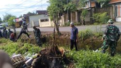 Koramil 1426-06/Mapsu Bersama Pemdes dan Warga Gelar Karya Bakti di Desa Banyuanyara